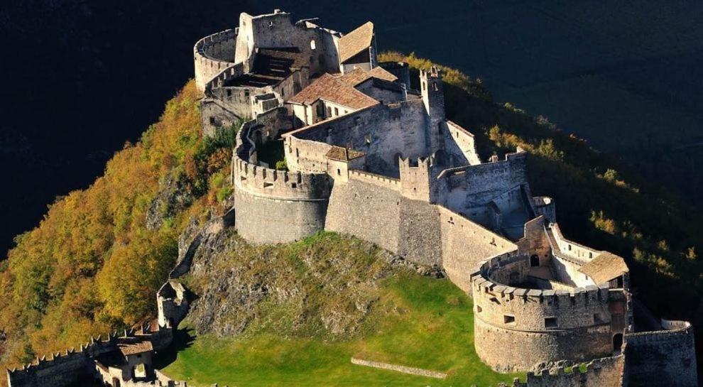 Casa Al Castello, Calliano Ospitar Eksteriør billede